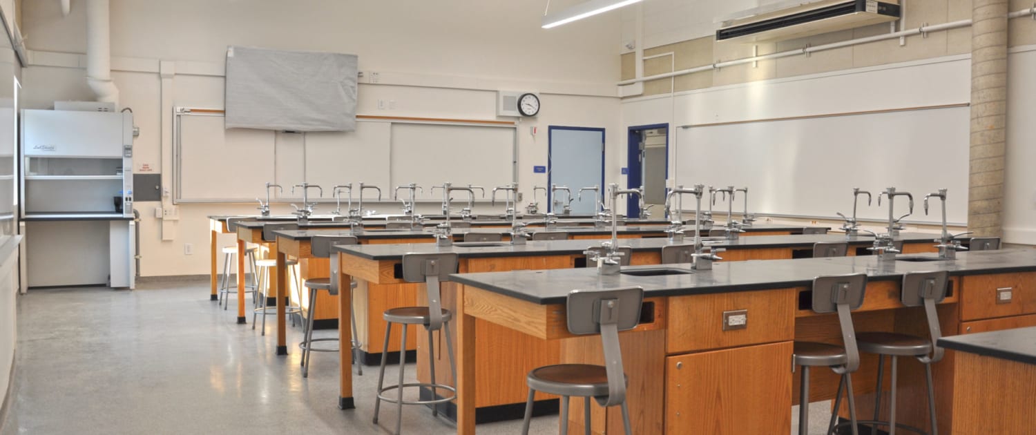 Soquel Building 200 Science Lab